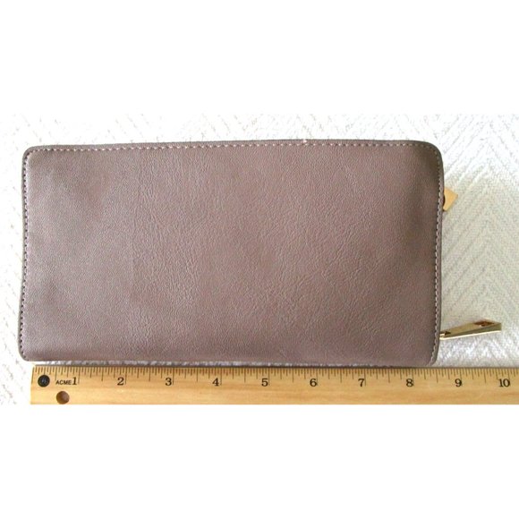 ALDO Women's Wallet Grey/Beige PU Leather with Gold Hardware - Zip Around Wallet - Picture 13 of 14